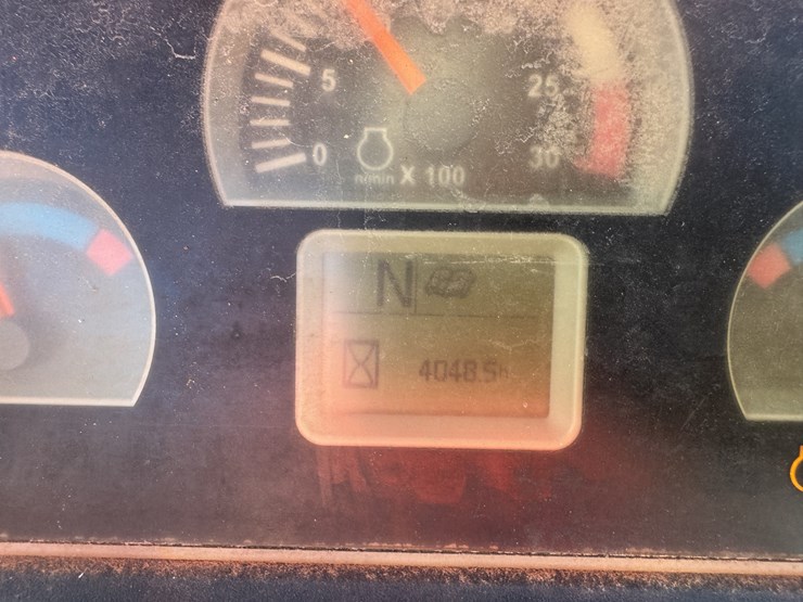 2015-caterpillar-420f-image-13