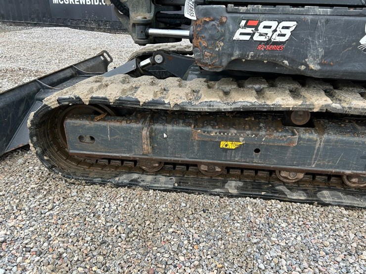 2022-bobcat-e88-image-17
