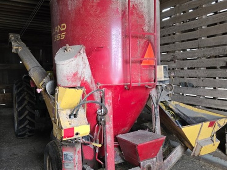 new-holland-355-image-2