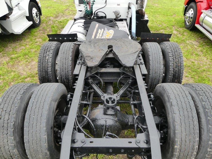 2015-kenworth-t680-image-5