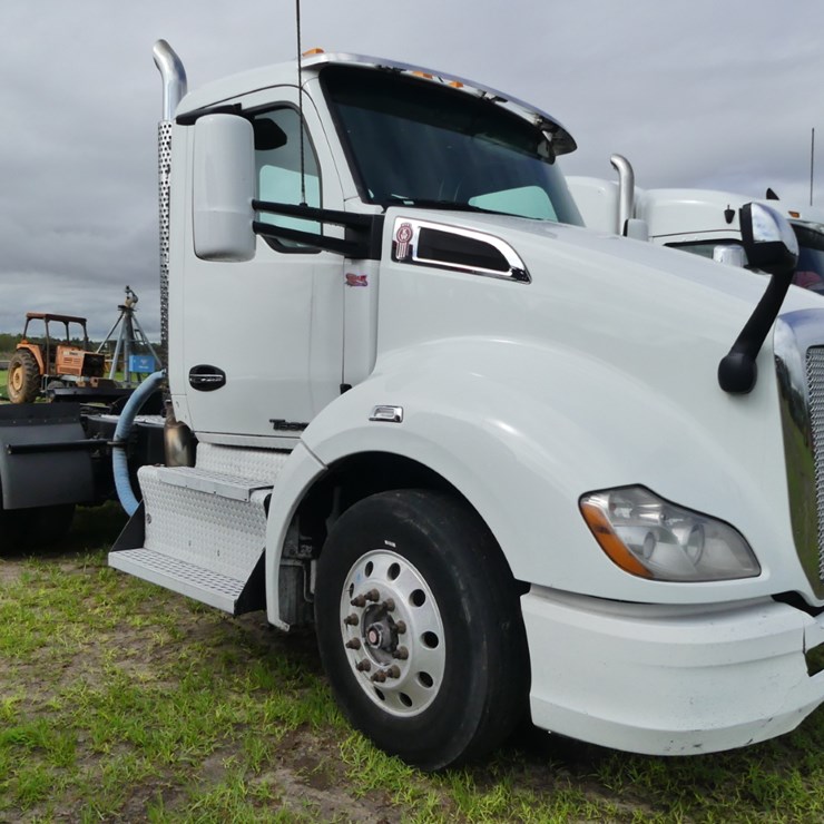 2015 KENWORTH T680