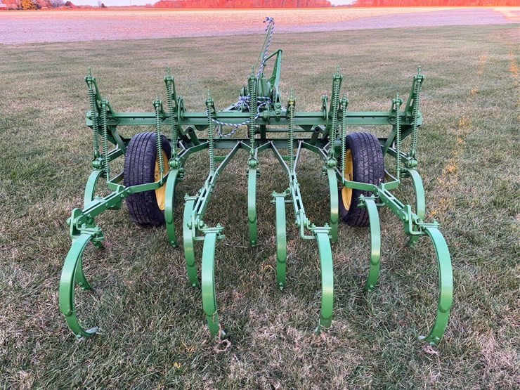 john-deere-van-brunt-cca-field-cultivator-image-6