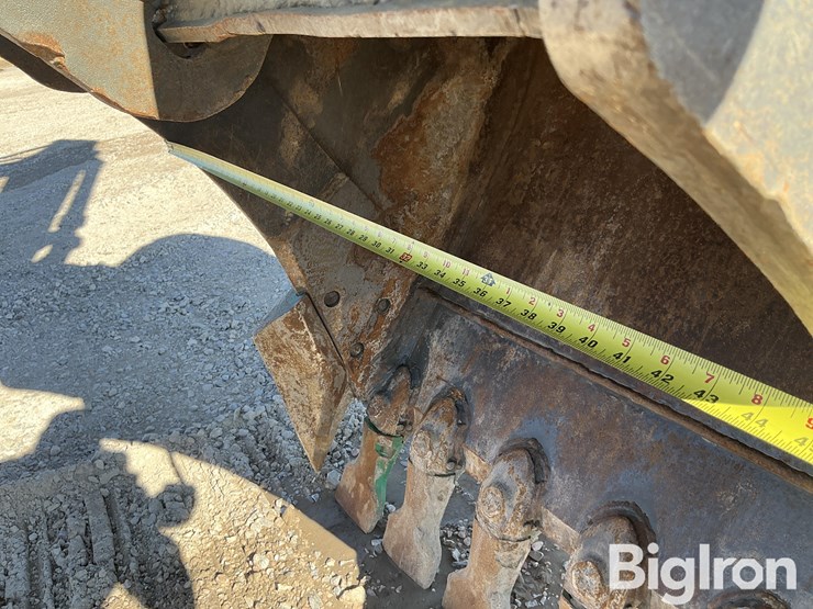 2021-john-deere-210-image-19