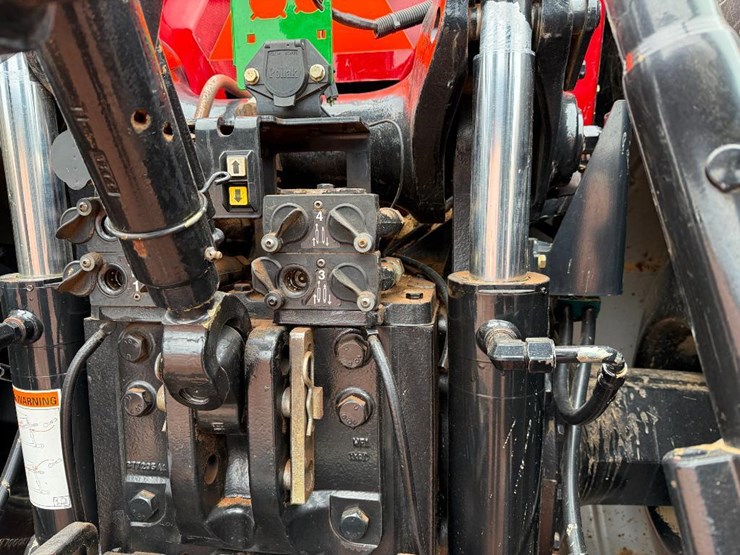 case-ih-mx240-image-46