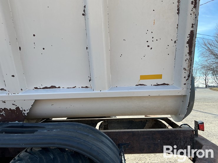 1994-international-2654-t/a-manure-spreader-truck-image-10