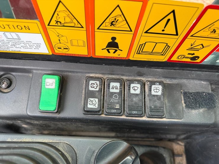 takeuchi-tl8r-image-39