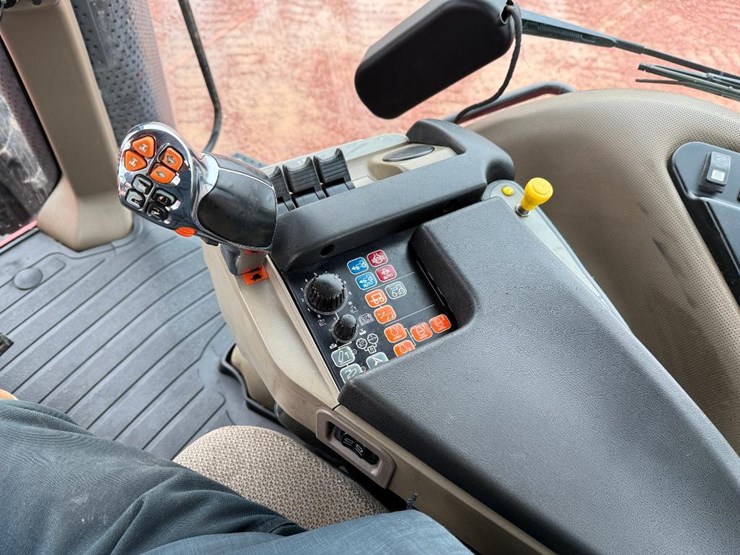 case-ih-magnum-180-image-60