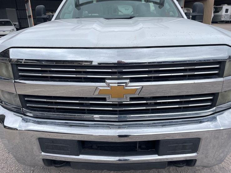 2015-chevrolet-silverado-2500-image-23