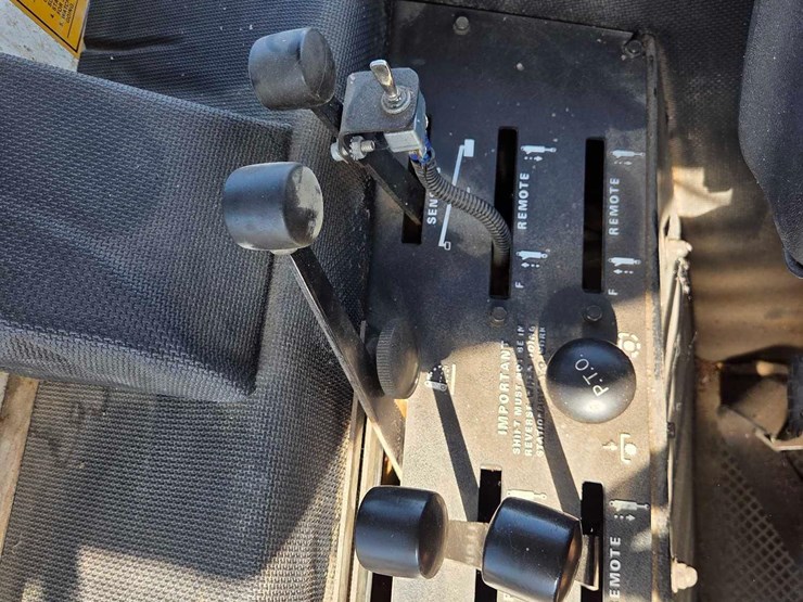 case-2290-tractor-image-46