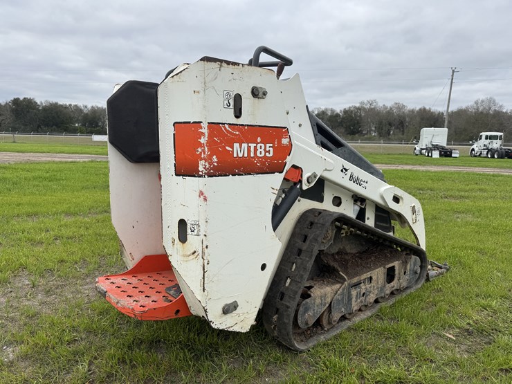 2017-bobcat-mt85-image-7