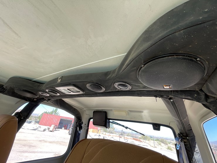 1993-jeep-wrangler-image-5