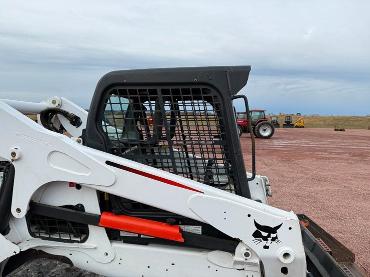 bobcat-t750-image-26