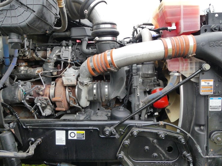 2018-peterbilt-579-image-19