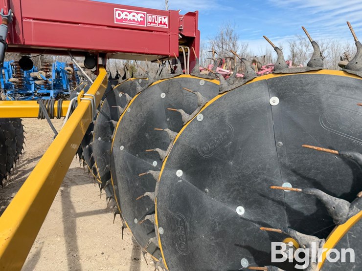 2023-darf-1017lfmwac-17-wheel-hay-rake-image-14