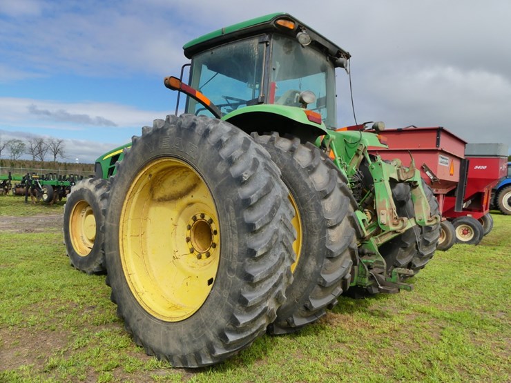 john-deere-8330-image-4