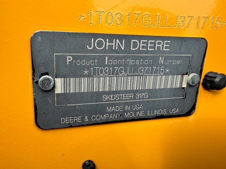 2020-deere-317g-image-47