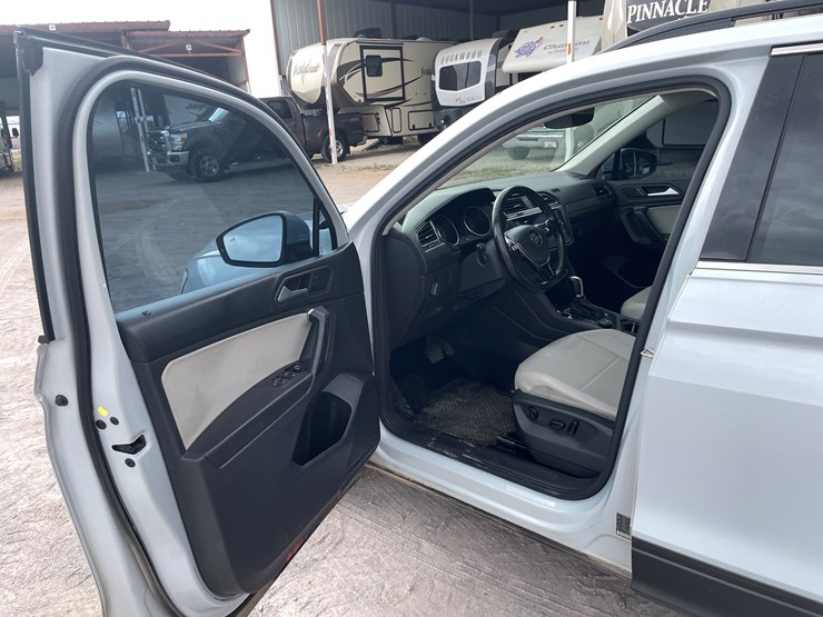 2019-volkswagen-tiguan-se-image-53