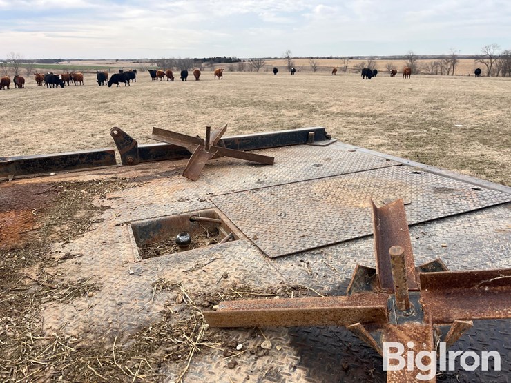 2004-dodge-3500-image-13