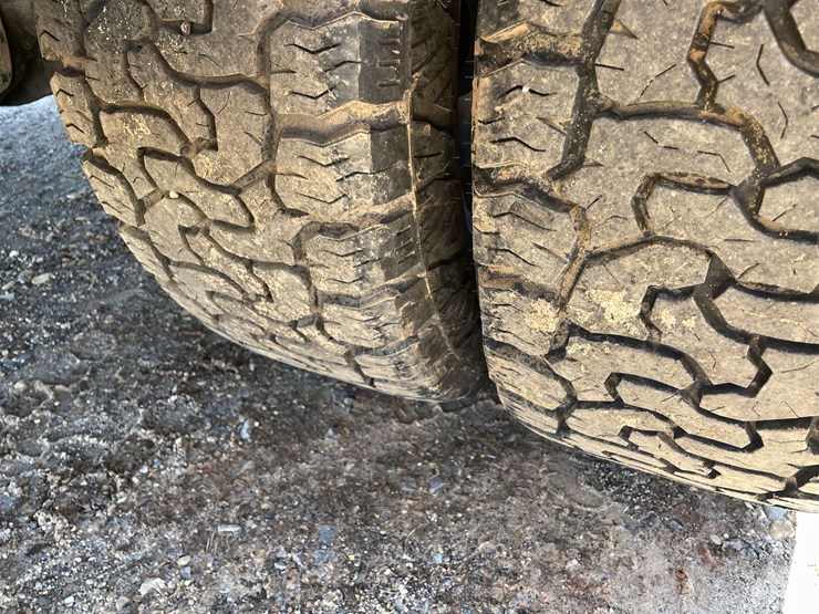 2010-dodge-ram-3500-image-22