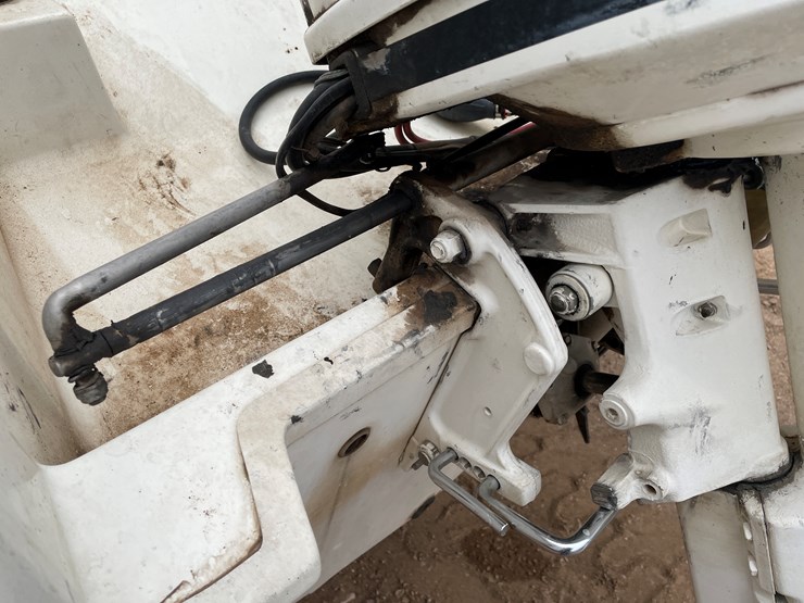 #4331-•-bayliner-boat-and-trailer-(titles-in-delay)-image-57