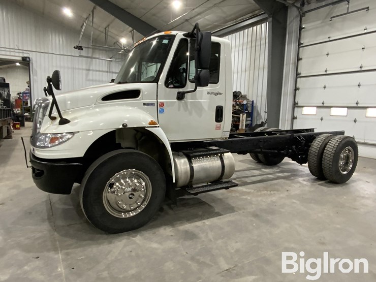 2014-international-durastar-4400-image-1