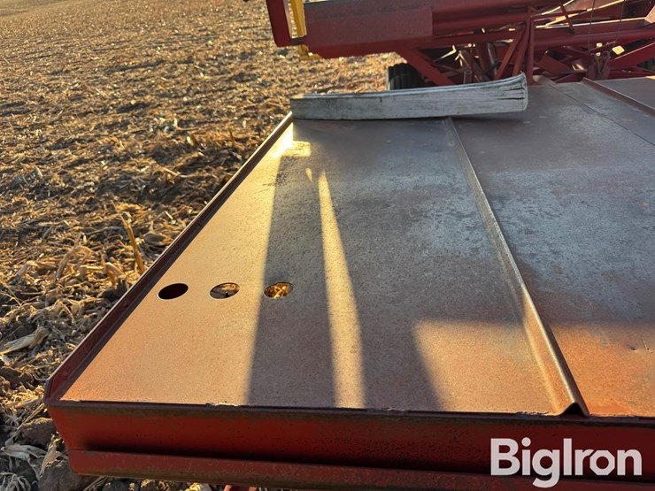 new-holland-1033-image-16