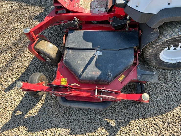 exmark-lazer-z-rear-discharge-deck-zero-turn-mower-image-13