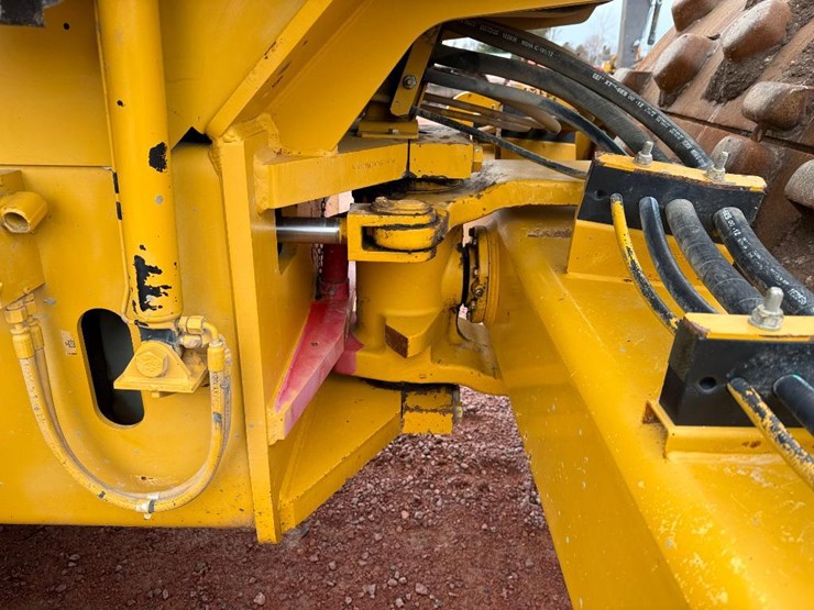 caterpillar-cs-563e-image-42