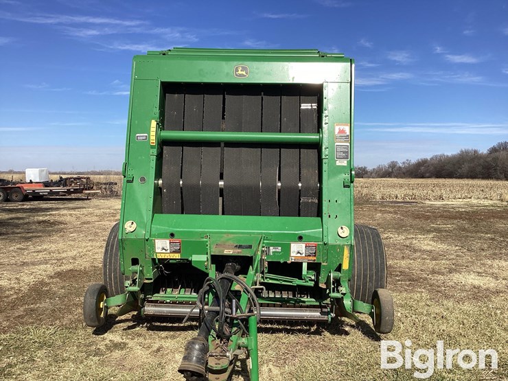 2010-john-deere-568-image-2