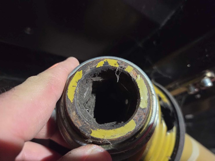 2008-drago-6-row-30"-corn-head-image-4