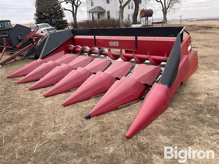case-ih-1063-image-1