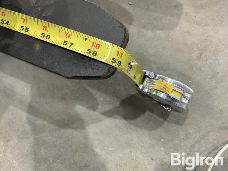 2025-massey-ferguson-730-image-17