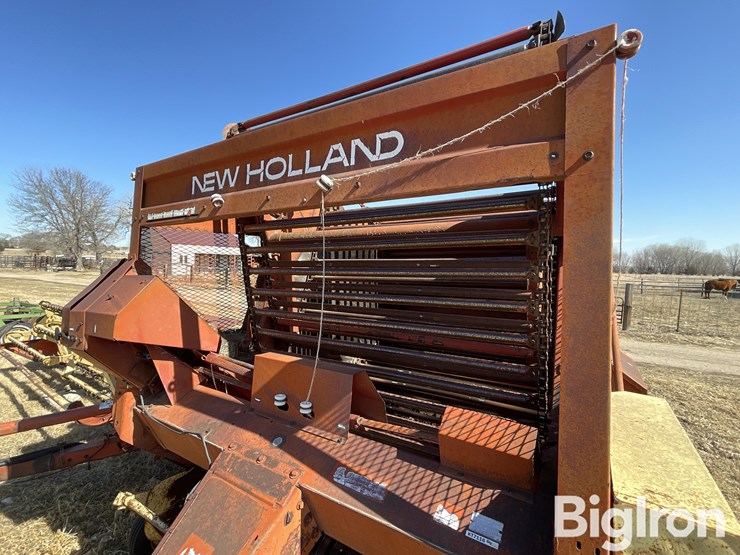 new-holland-852-image-11