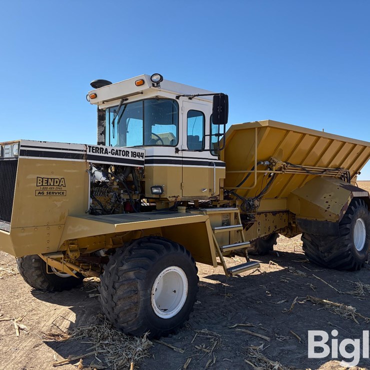 AG-CHEM TERRA-GATOR 1844