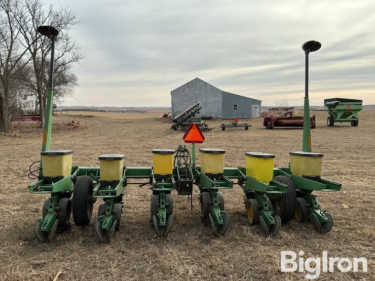 john-deere-7300-image-6