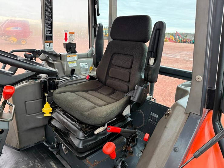 2005-kubota-la1301s-image-52