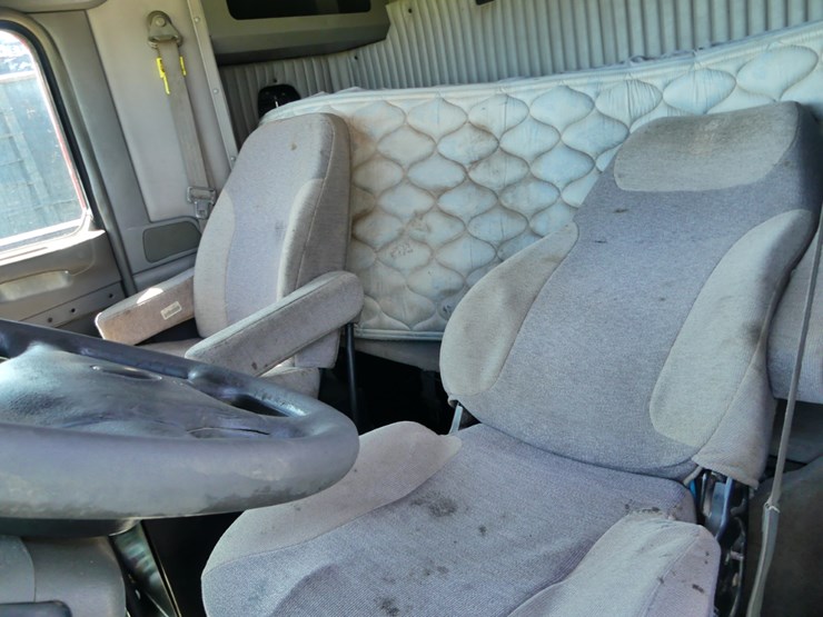 2012-kenworth-t800-image-9