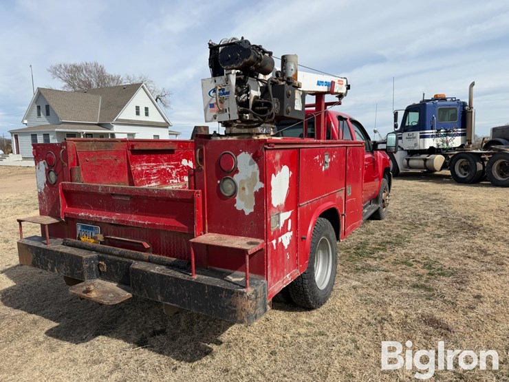 2011-chevrolet-3500-image-5