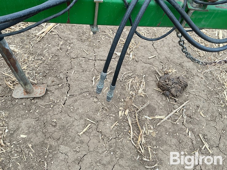 john-deere-200-image-11