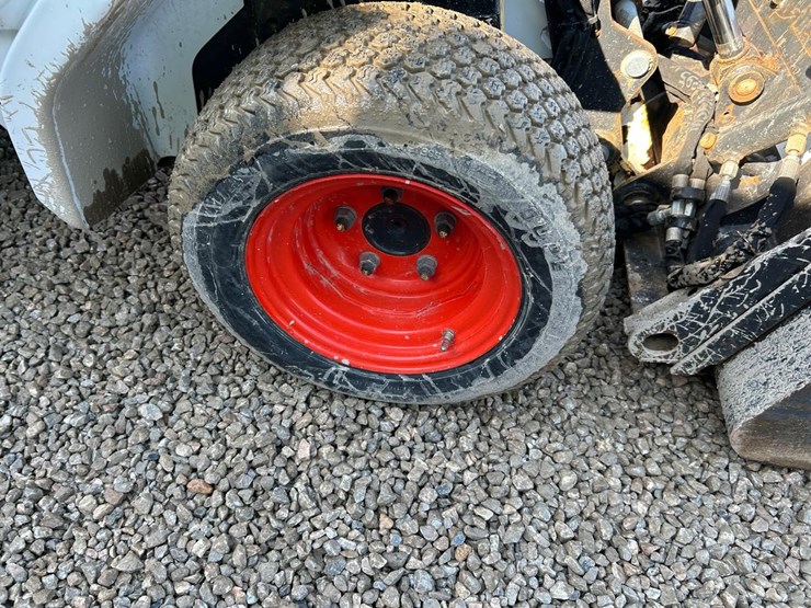 2020-bobcat-l23-image-12