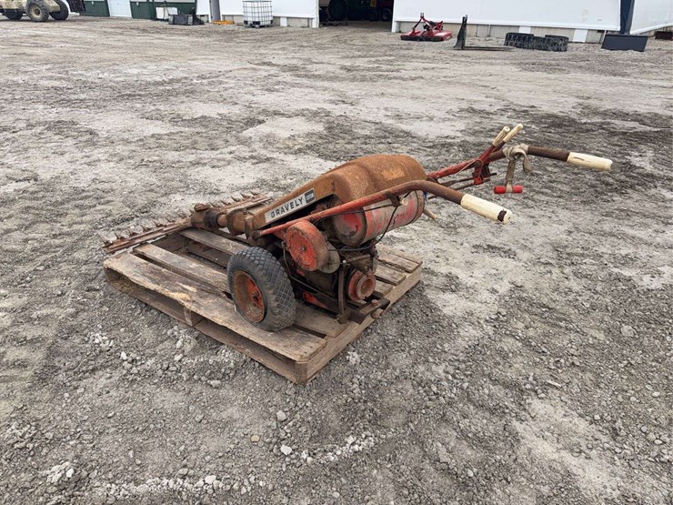 gravely-walk-behind-sickle-mower-image-3