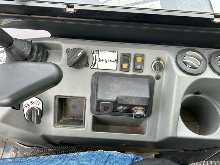 2022-bobcat-e88-image-23