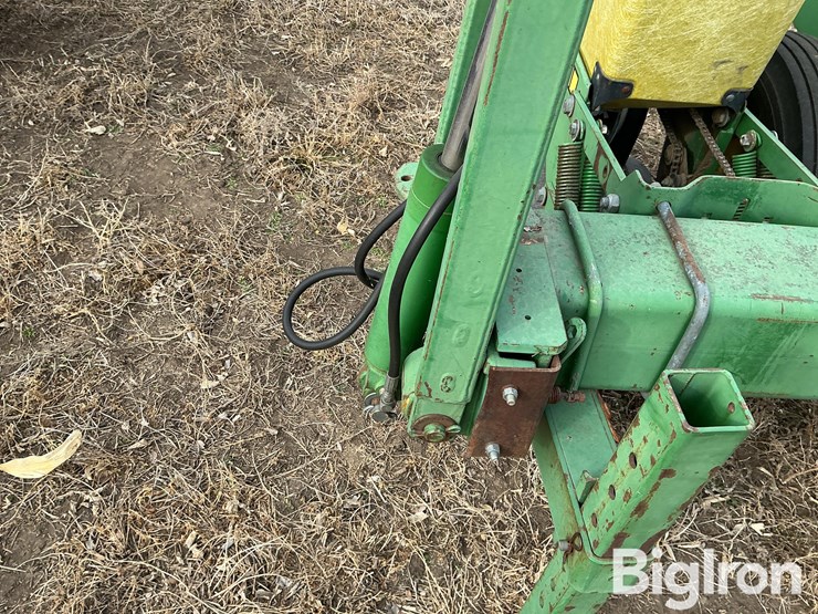 john-deere-7300-image-16