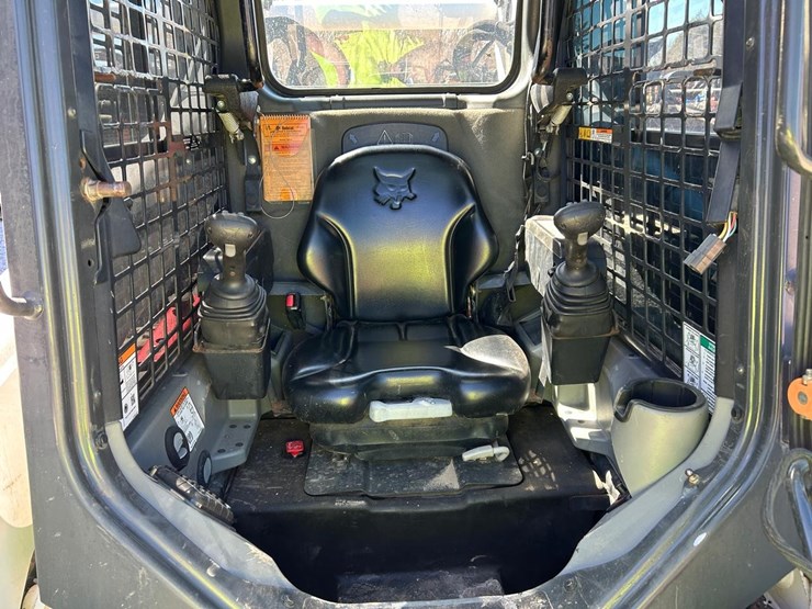 2019-bobcat-s850-image-17