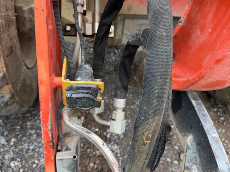 2015-kubota-r530-image-10