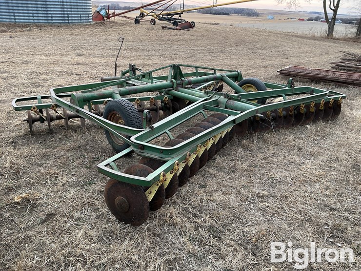 john-deere-bw-image-7