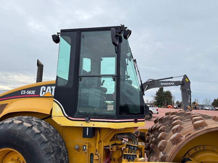 caterpillar-cs-563e-image-12