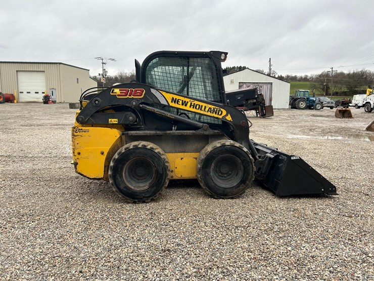 2023-new-holland-l318-image-5