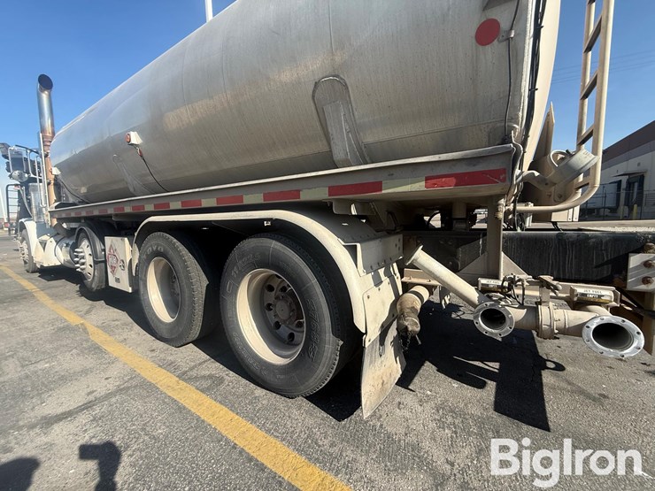 2014-peterbilt-389-image-15