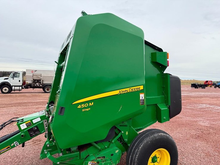 2020-john-deere-450m-image-16